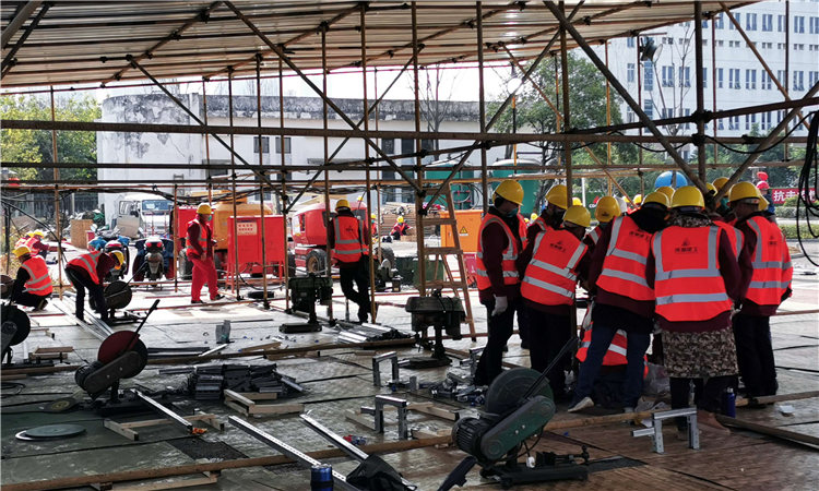 2.7.1安装公司成都市公卫中心二期装修改造项目——施工图片 2.7.1安装公司成都市公卫中心二期装修改造项目——施工图片